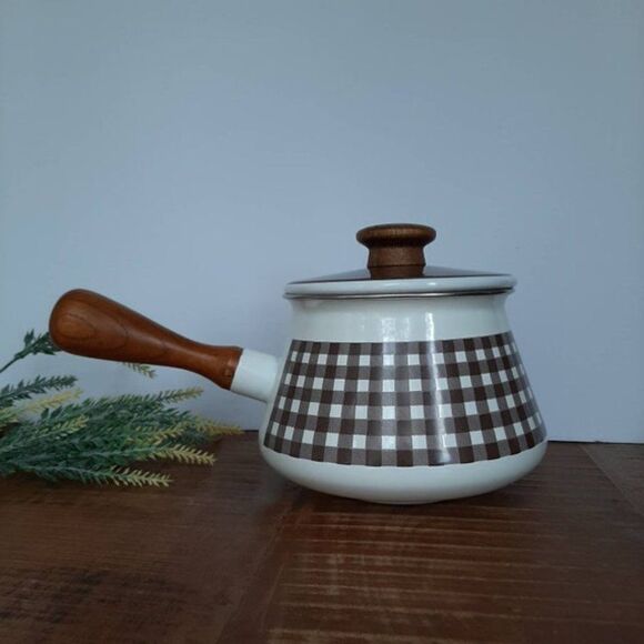 Checkered Brown and White Saucepan with Wooden Handle - Picture 6 of 6